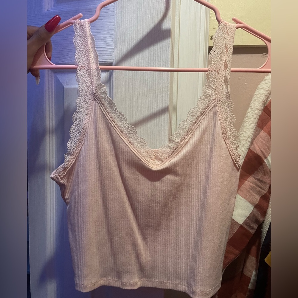 american eagle pink crop top
